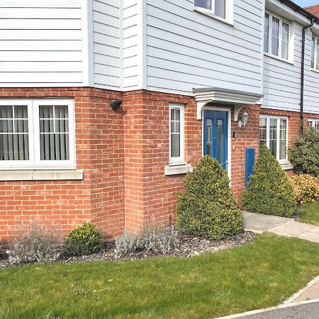 Ashford Holiday Home Sleeps 6 Free Parking Wifi Willesborough Екстер'єр фото