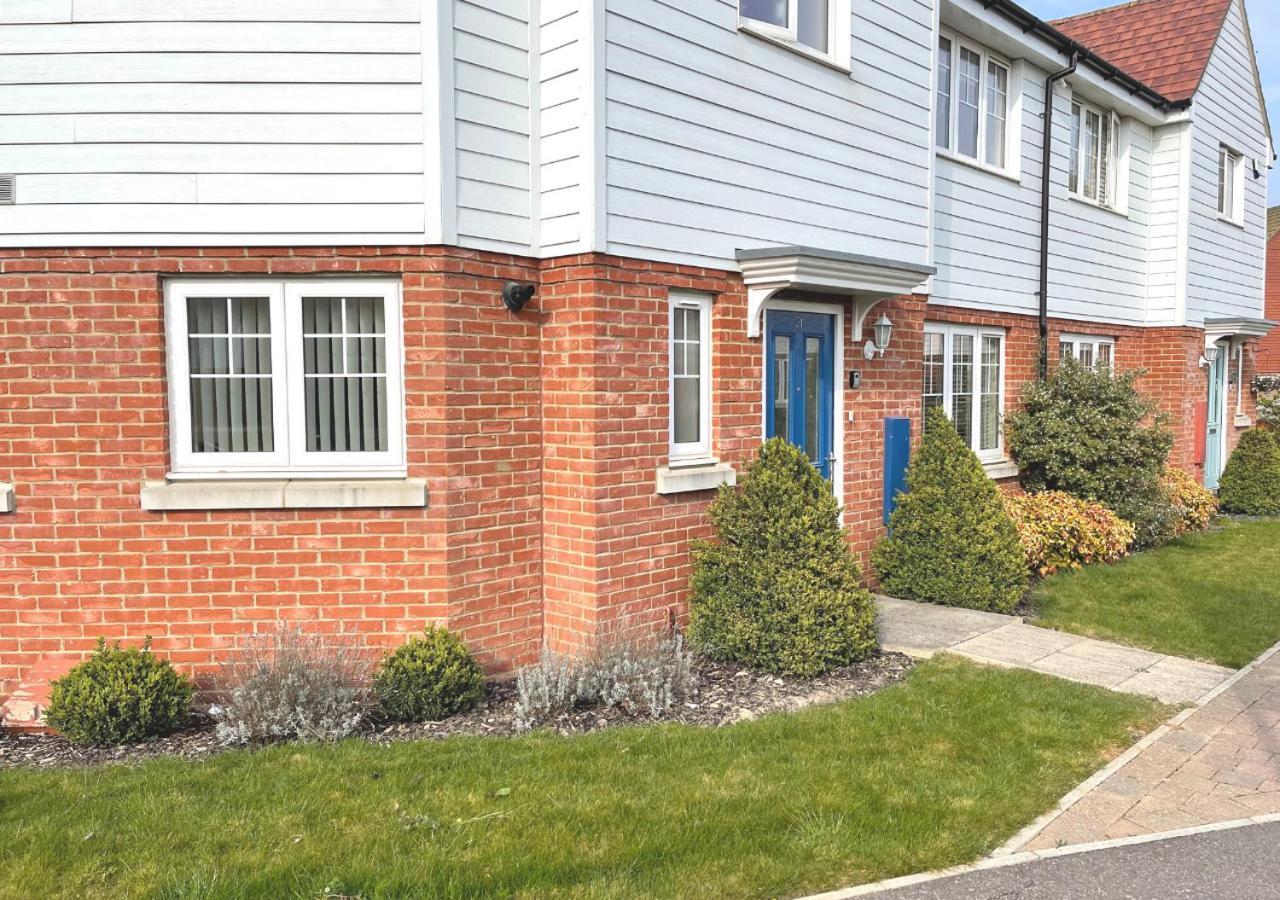 Ashford Holiday Home Sleeps 6 Free Parking Wifi Willesborough Екстер'єр фото