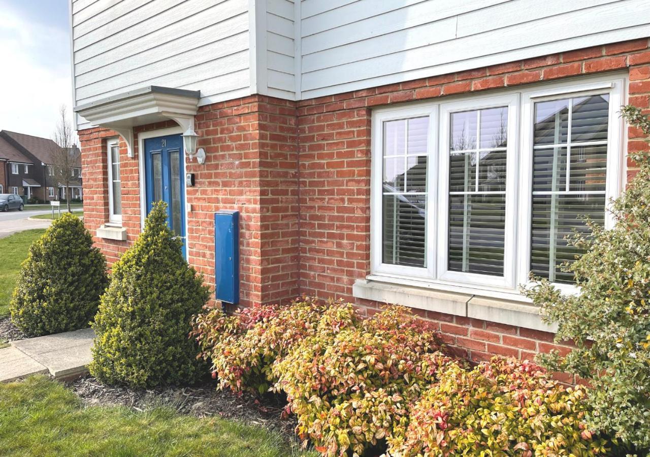 Ashford Holiday Home Sleeps 6 Free Parking Wifi Willesborough Екстер'єр фото