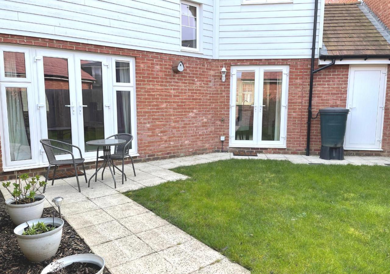 Ashford Holiday Home Sleeps 6 Free Parking Wifi Willesborough Екстер'єр фото