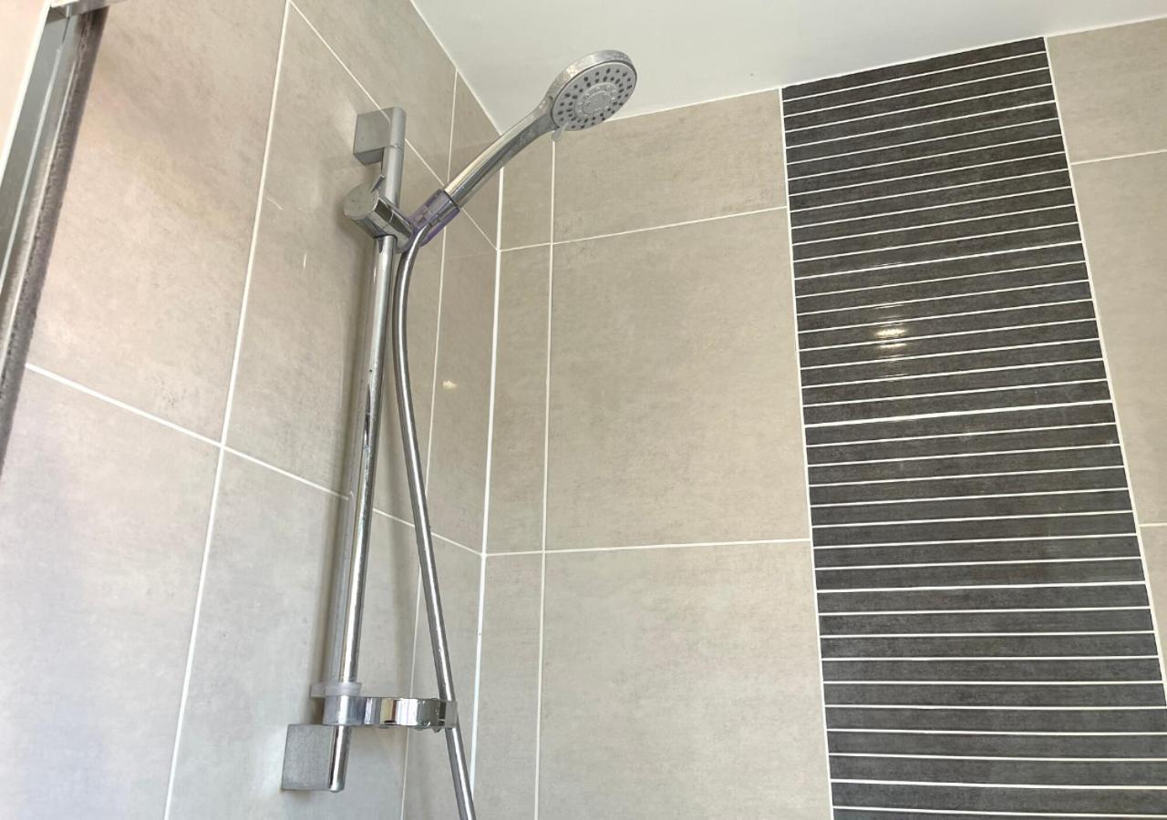 Ashford Holiday Home Sleeps 6 Free Parking Wifi Willesborough Екстер'єр фото