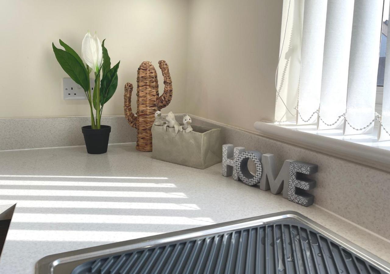 Ashford Holiday Home Sleeps 6 Free Parking Wifi Willesborough Екстер'єр фото